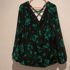PRICE DROP! Beautiful green and black floral blouse from Torrid size 3
